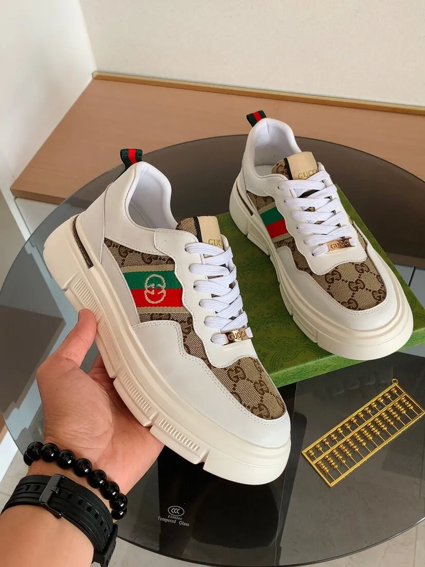 Factory price 400. The new GUCCI (Gucci) is launched at the same time, new men's shoes, 😘fabrics are selected imported cowhide, lining: sheepskin lining. 👍🏿 High-end ☄️ air-cushion molded anti-slip rubber outsole, exquisite lines, simple and elegant, comfortable and high-end for leisure travel. Code number: 38 to 44 (45 can be customized and cannot be returned or exchanged)